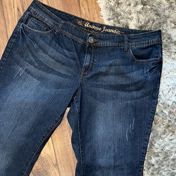 Size 18 Petite Avenue Blue Jeans Like New - Picture 2 of 5